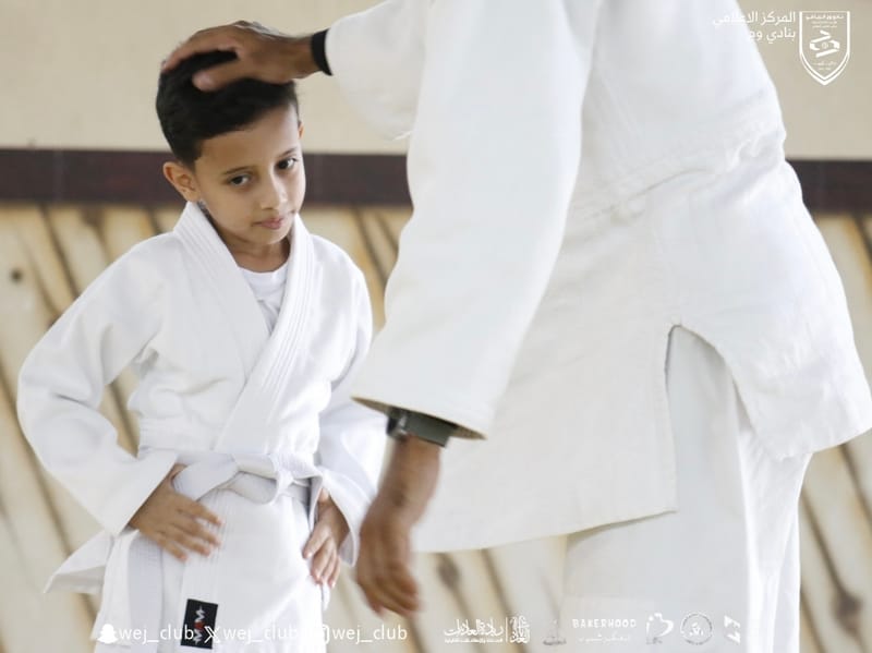 ضمن خطة البرامج الرياضية المجتمعية
‏انطلقت فعاليات برنامج تعليم أساسيات الجودو في ⁧‫#نادي_وج‬⁩، وسط تفاعل مميز وتغطية ممتدة على مدى شهر كامل!