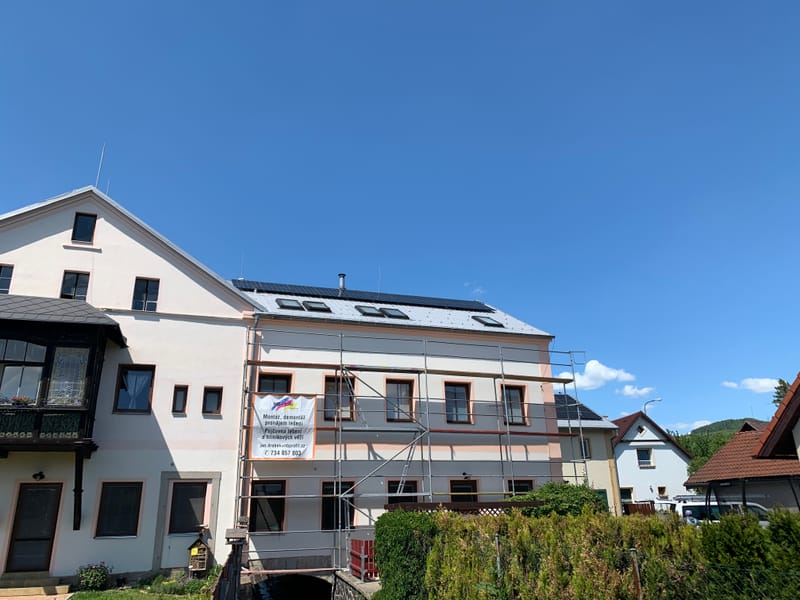 10kWp s řízením přetoků do akumulace 