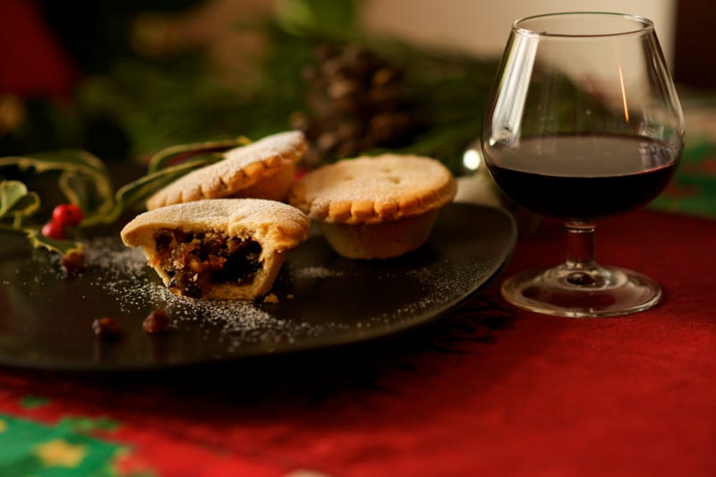 Mulled Wine and Mince Pies