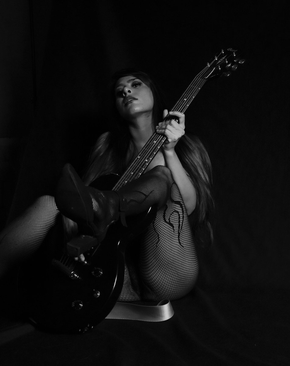 "Suite de cuerdas y sombras inalcanzables"