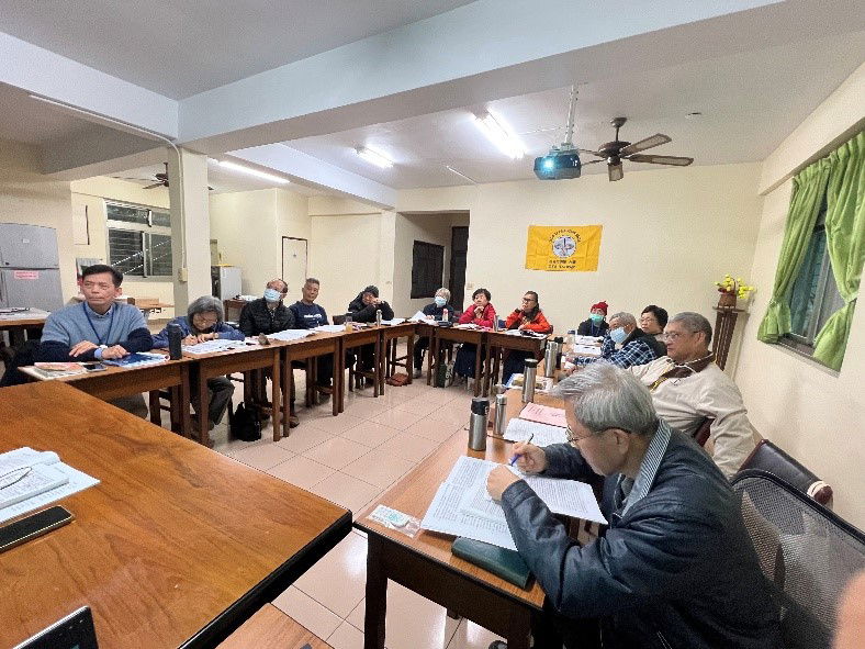 在共融的團體中度福音生活