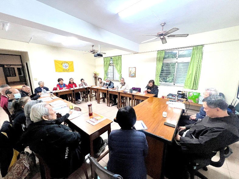 在共融的團體中度福音生活