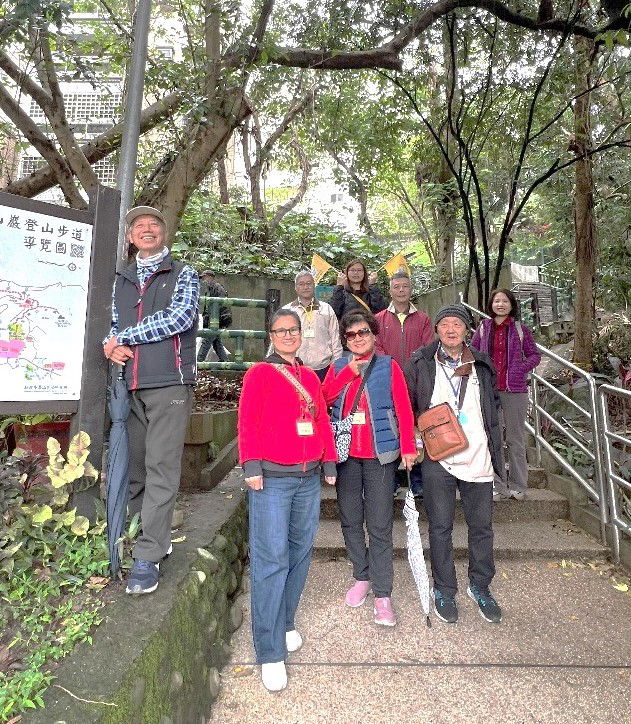 在共融的團體中度福音生活