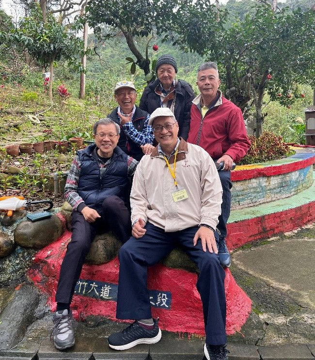 在共融的團體中度福音生活