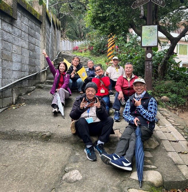 在共融的團體中度福音生活