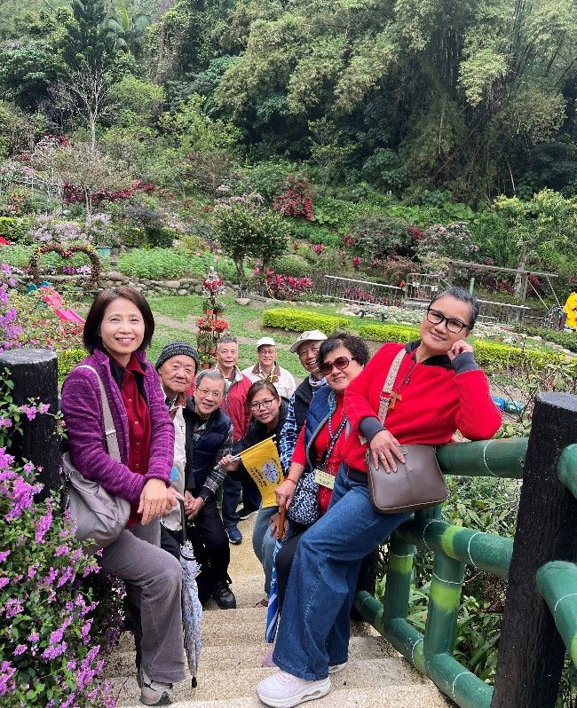 在共融的團體中度福音生活