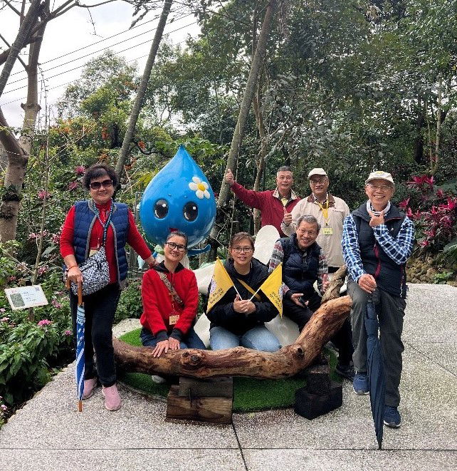 在共融的團體中度福音生活