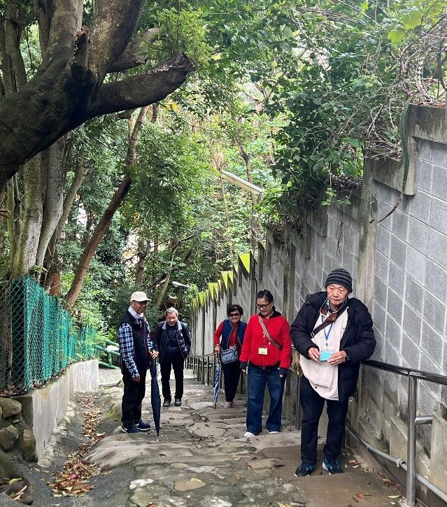 在共融的團體中度福音生活