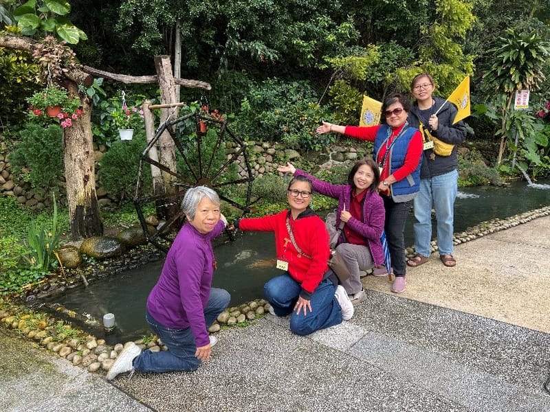 在共融的團體中度福音生活