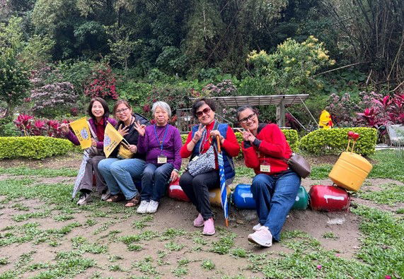 在共融的團體中度福音生活