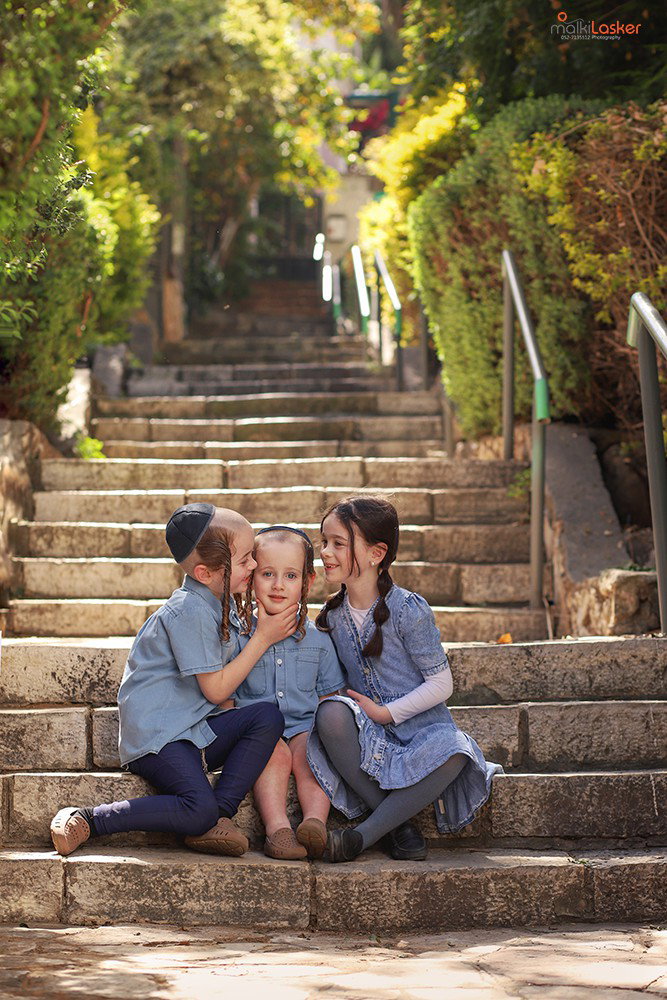 Fun and beautiful moments of childhood and family interaction!