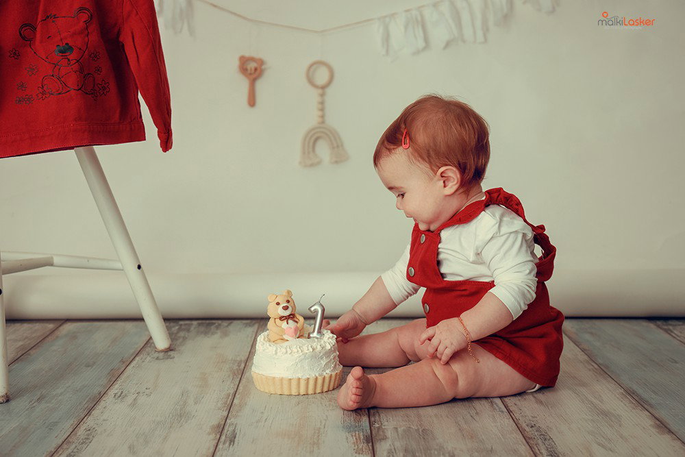 What an amazing age for photos! First birthday - how could you not, a celebration?! Recommended with cake.