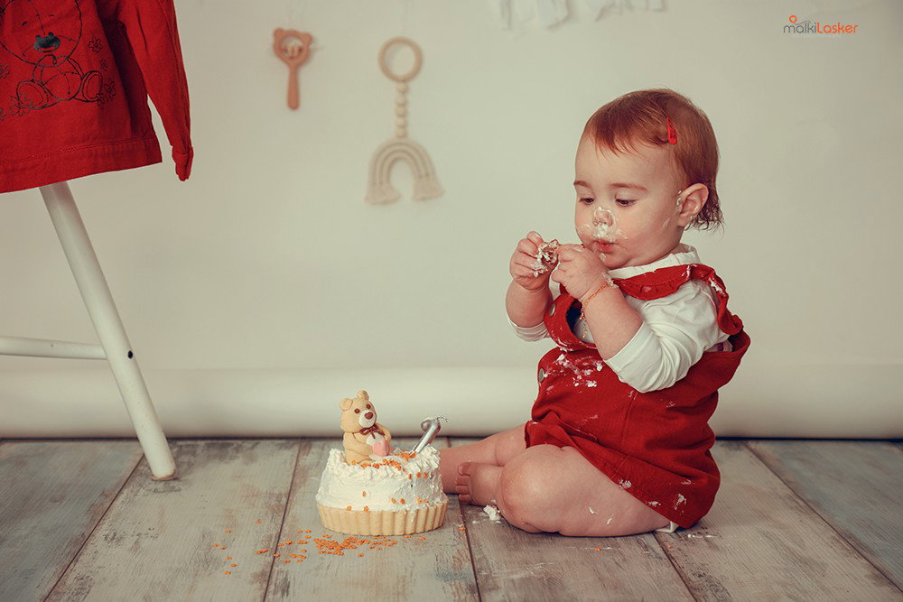 What an amazing age for photos! First birthday - how could you not, a celebration?! Recommended with cake.