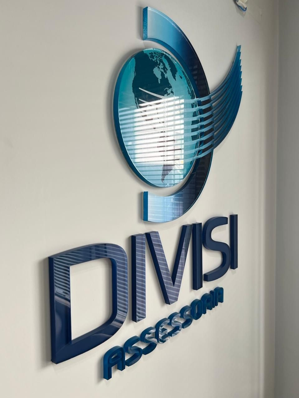 Letreiro em acrílico 10mm pintura automotiva