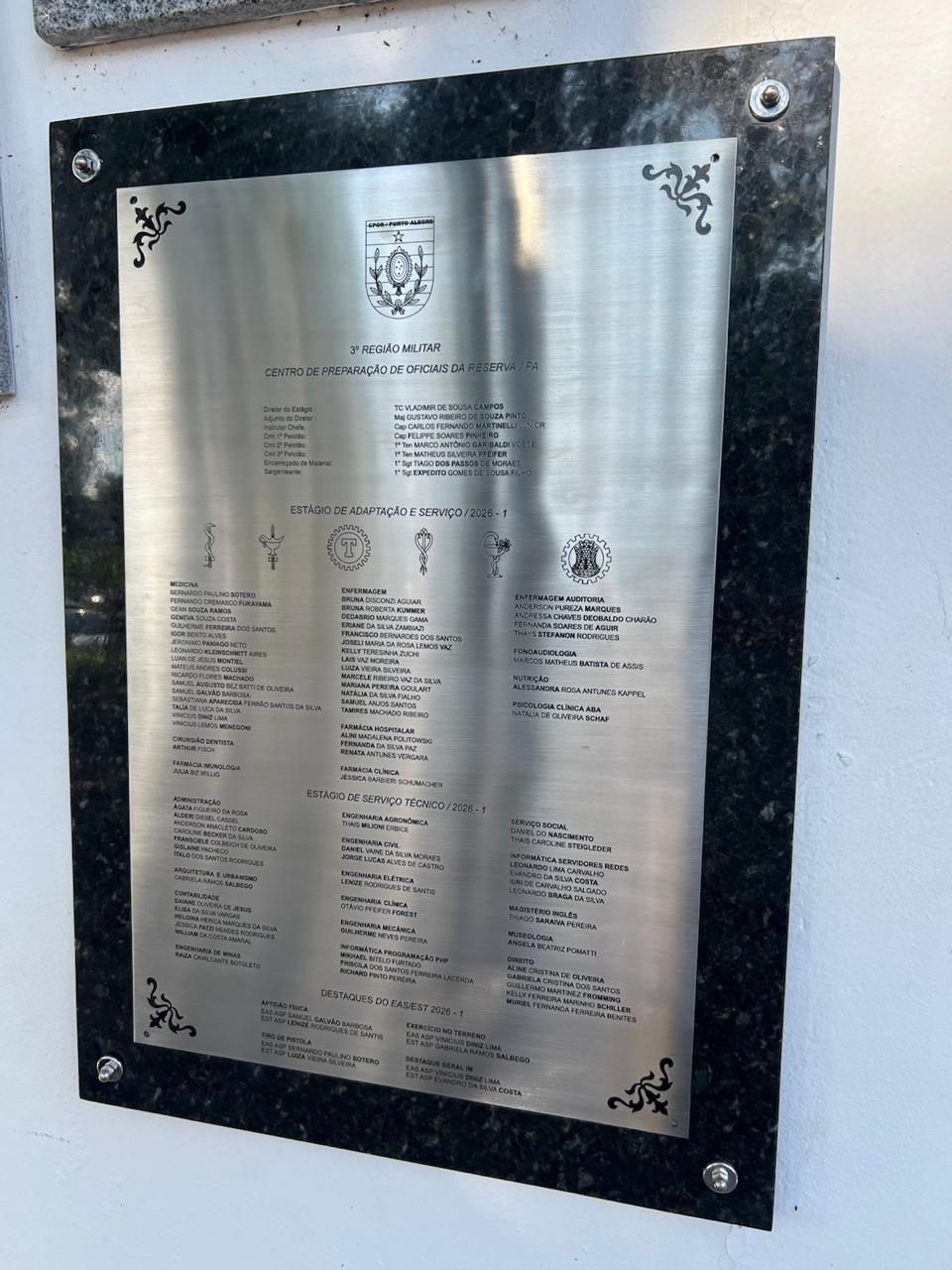 Placa de aço inox escovado com arte gravada foto corrosão rebaixo químico