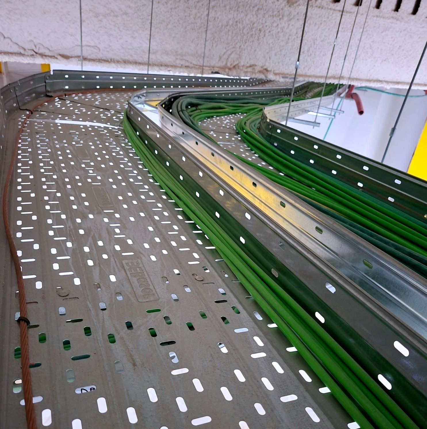 Montaje de tubos y canalizaciones: