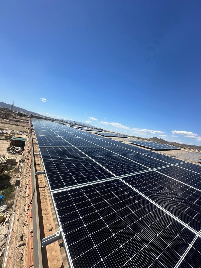 INSTALACIÓN FOTOVOLTAICA INYECCIÓN A RED 50KWp