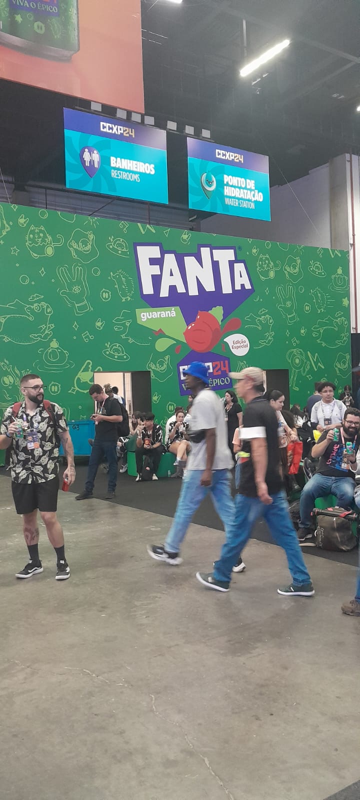 Cenografia praça de alimentação e pontos de hidratação