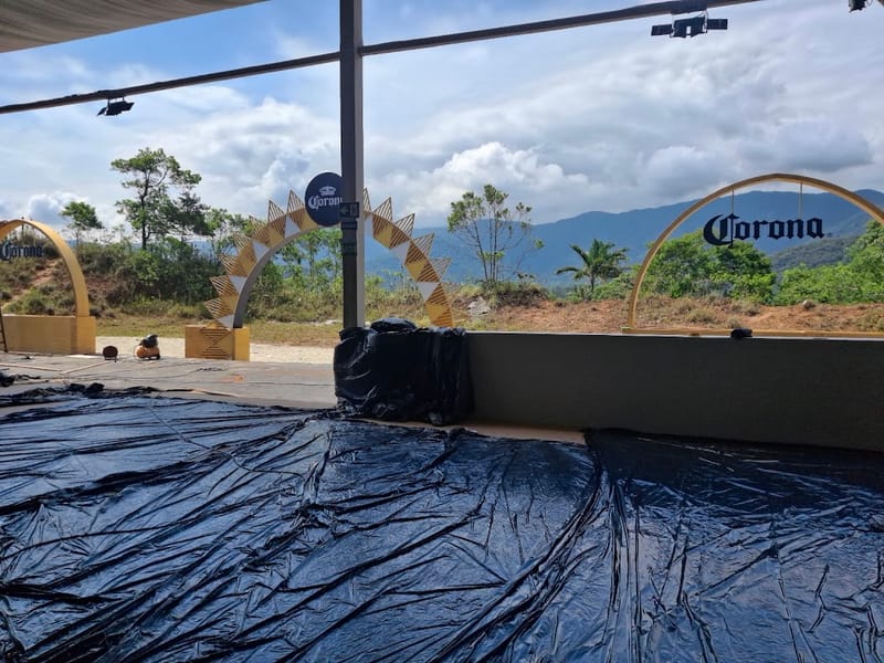 Reveillon da Baleia - Corona e Tanqueray