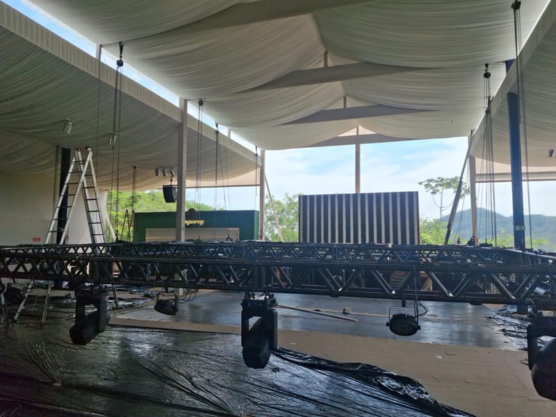 Reveillon da Baleia - Corona e Tanqueray