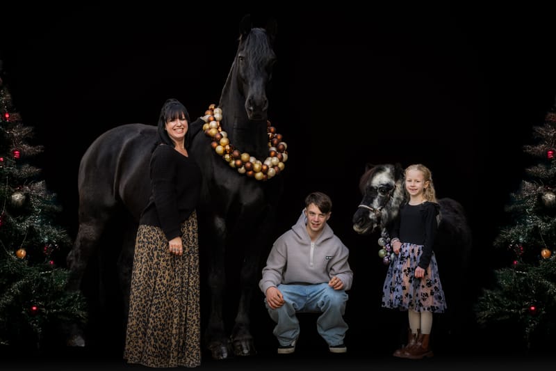 Weihnachtsshooting mit Pferd – zauberhafte Erinnerungen in der stillsten Zeit des Jahres