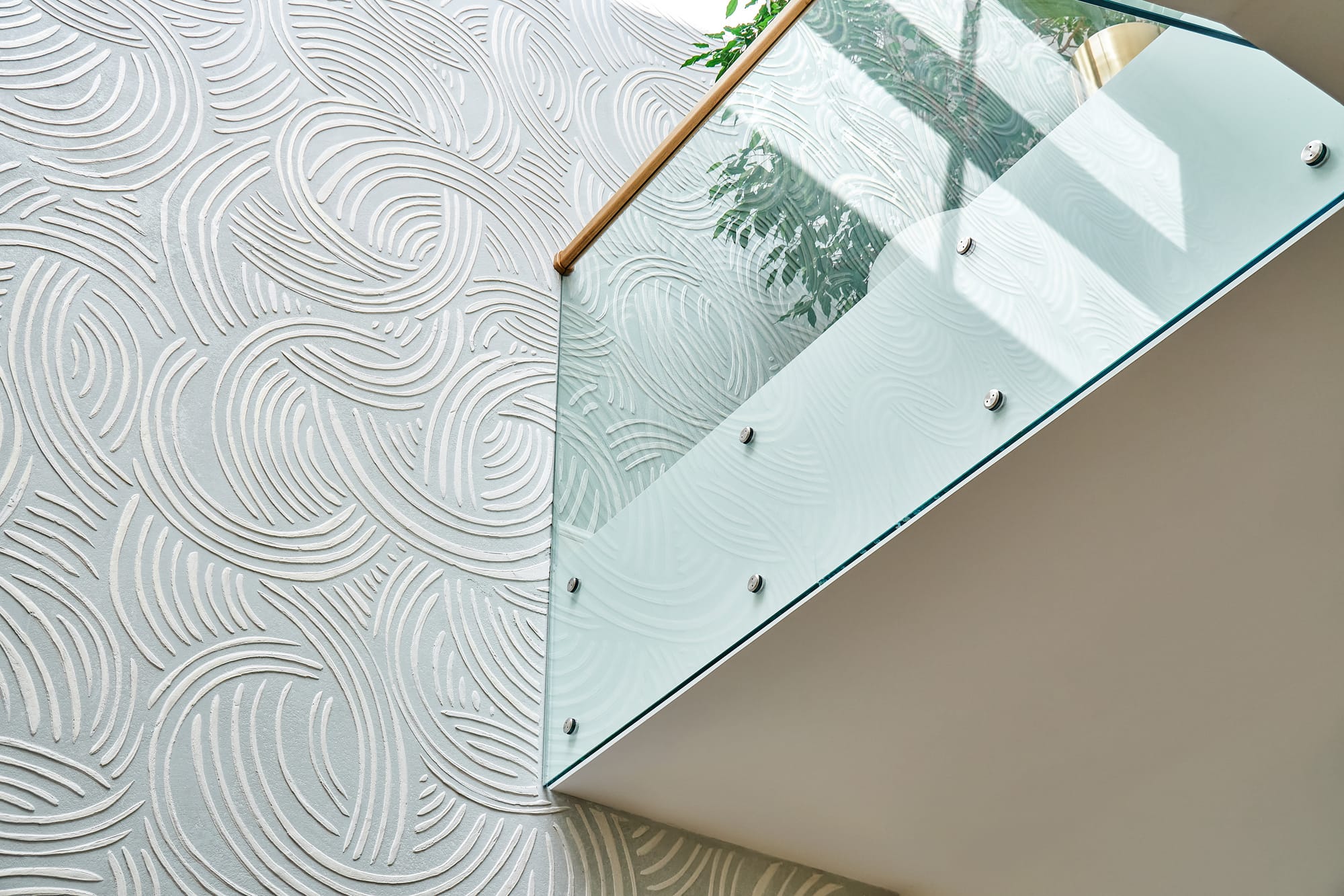 درابزين زجاج بالرياض – الأناقة والأمان في تصميم واحد