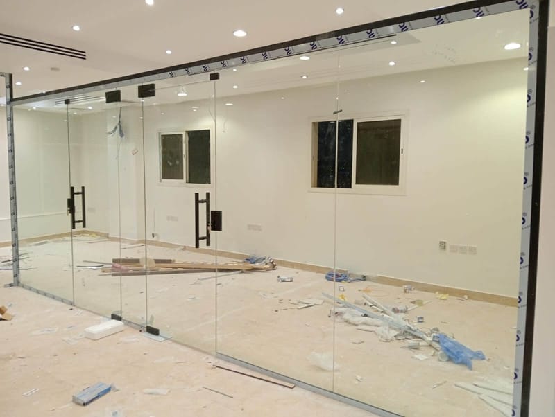 زجاج سيكوريت بالرياض – أفضل حلول الزجاج المقاوم في السعودية