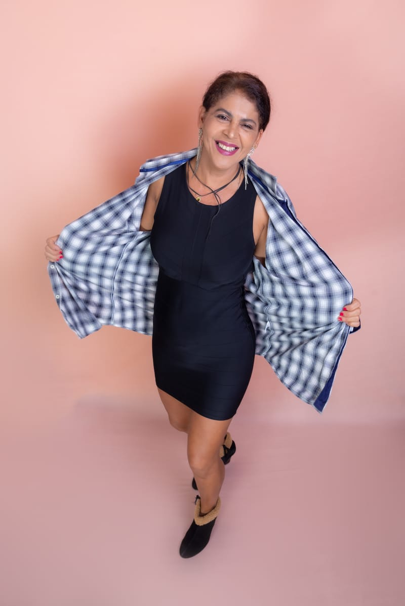 Moda 2025: Un Viaje Entre la Nostalgia, la Innovación Consciente y la Expresión Radical