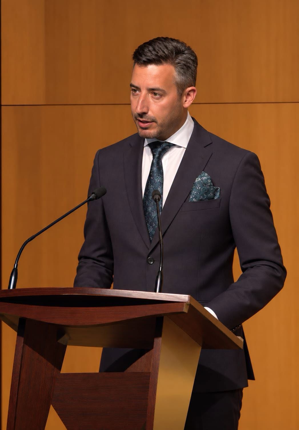 PRESENTADOR DEL PREGÓN DE LA SEMANA SANTA DE ARAHAL 2027