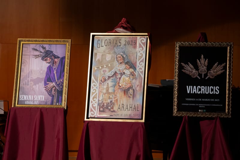 Galería. Presentación de los carteles de Semana Santa y Glorias de Arahal 2025