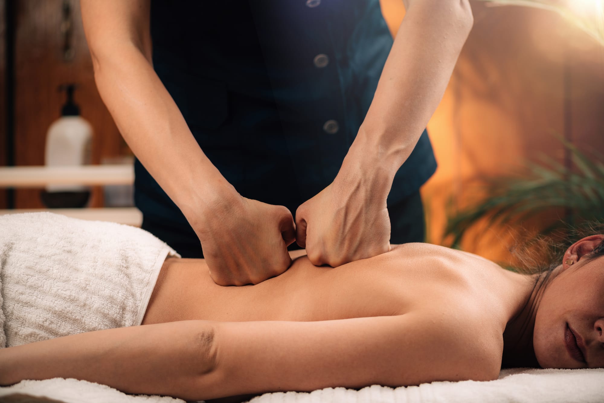 MASSAGE DEEP CONNEXION /                         85 Euros.                                                                     Durée 1h15