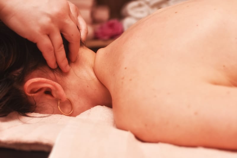 MASSAGE MARMA                                               HARMONISATION DES POINTS SACRES     Durée 60 à 90 minutes 90 ou 120 euros