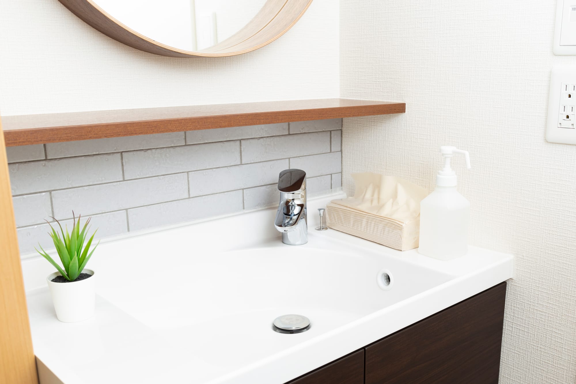 איך לתחזק את ארון האמבטיה ולהאריך את חייו