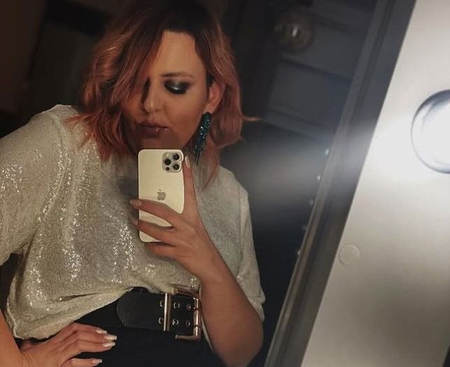 Make Up Artist Αθήνα: Η Δέσποινα Ζηλιασκοπούλου Φέρνει τη Λάμψη στην Πόρτα Σας