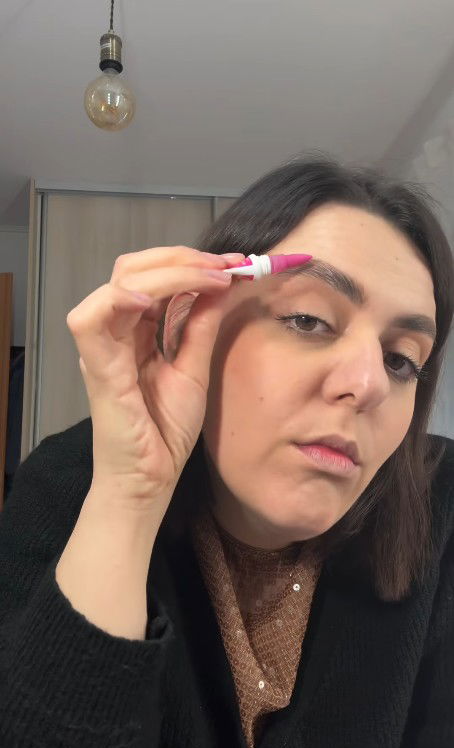 Αυθεντική Παρουσίαση Καλλυντικών σε Βίντεο με Makeup Artist