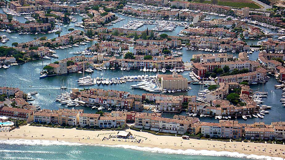 Port-Grimaud-A-Fotolia_4289