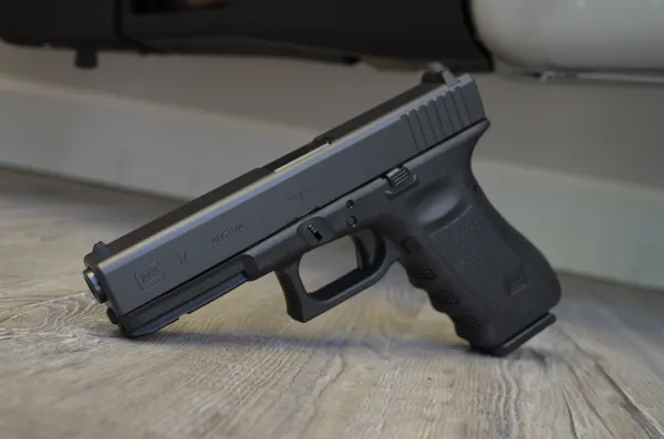 Glock 17 gen 3 - £550