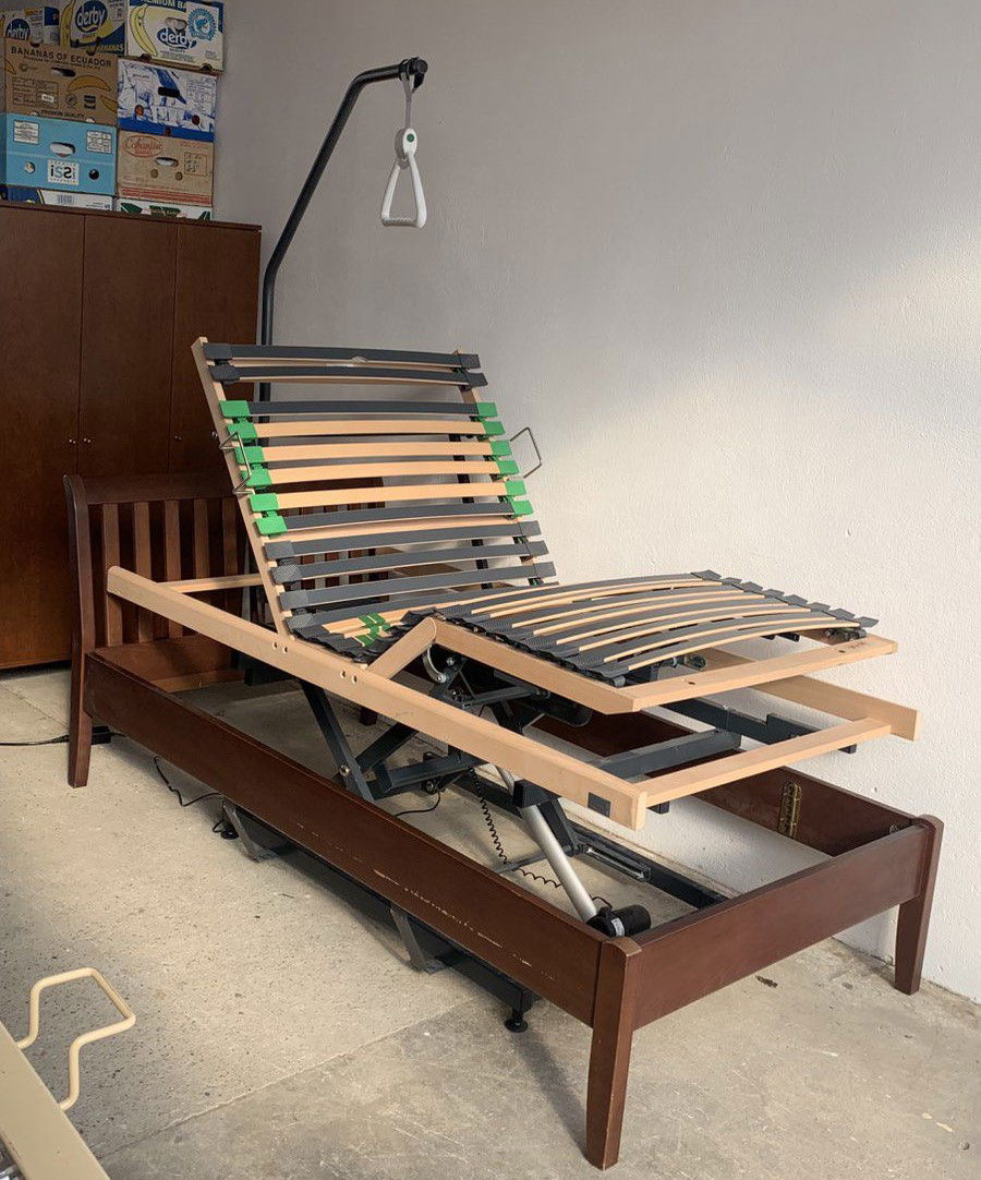 Kirchner Ergo M2 Elektromos 3 funkciós betegágy ápolási ágy + Matrac + Kapaszkodó