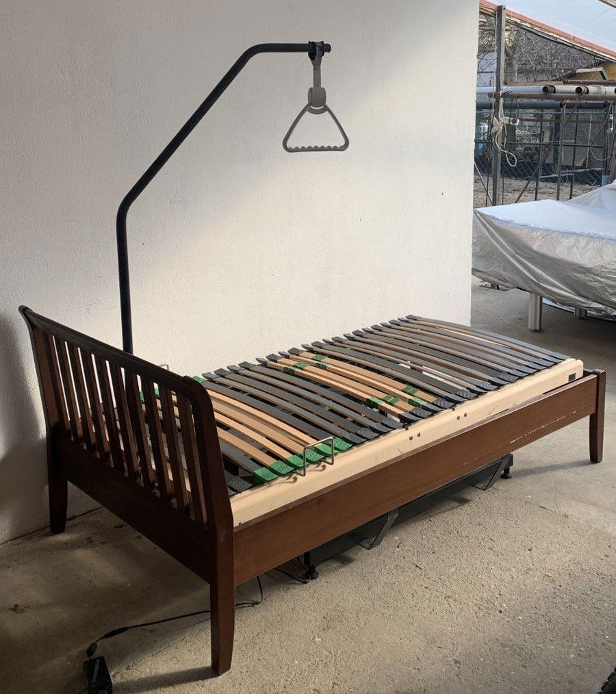 Kirchner Ergo M2 Elektromos 3 funkciós betegágy ápolási ágy + Matrac + Kapaszkodó