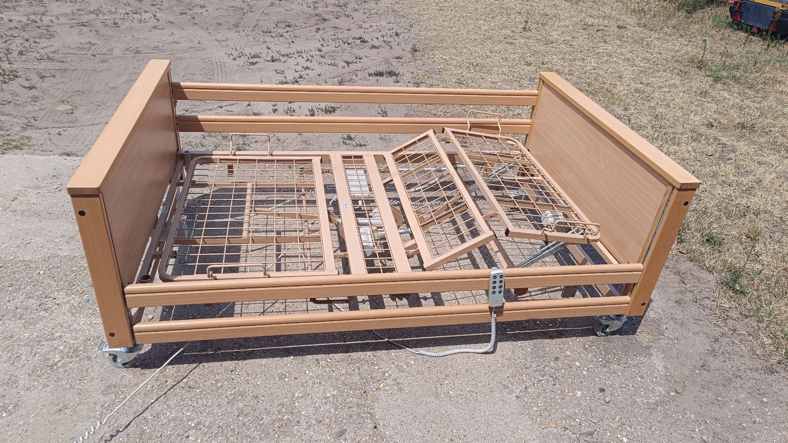 Nagy teherbírású Burmeier Gigant Elektromos betegágy - 3 funkciós - 120x200cm