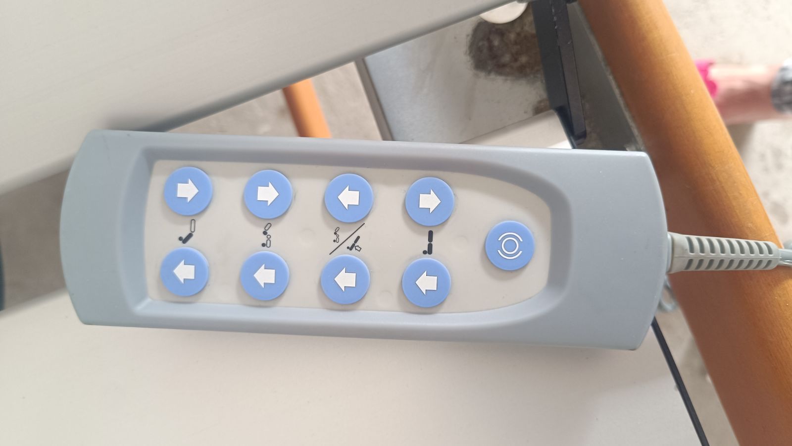 Elektromos betegágy - 4 funkciós - Osztott oldalrácsokkal