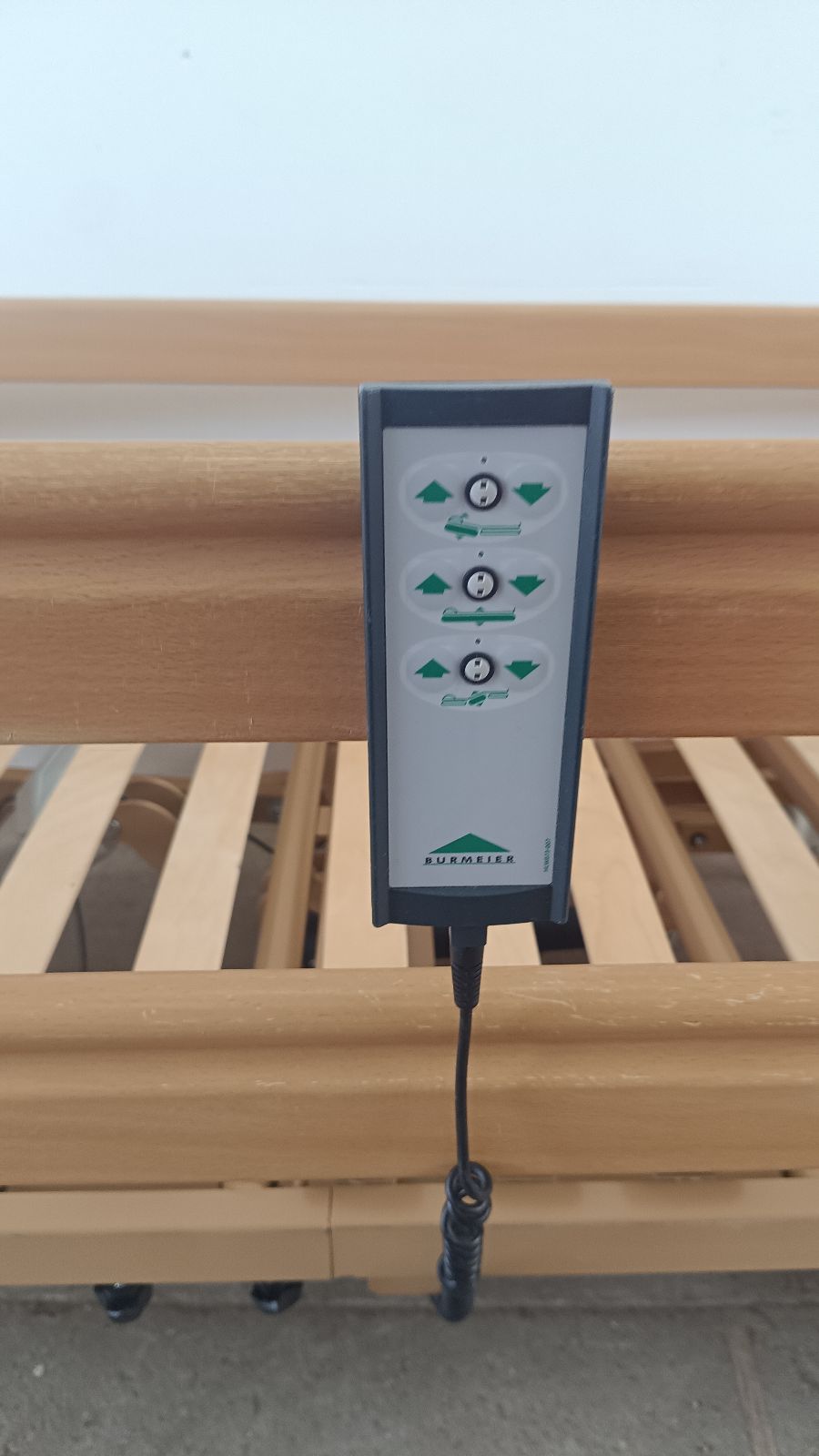 Szélesített Elektromos betegágy- 100x200cm - 3 funkciós