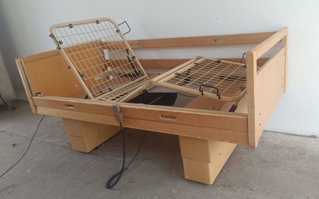 Elektromos betegágy - 5 funkciós - oldalrácsokkal Kód: 8.