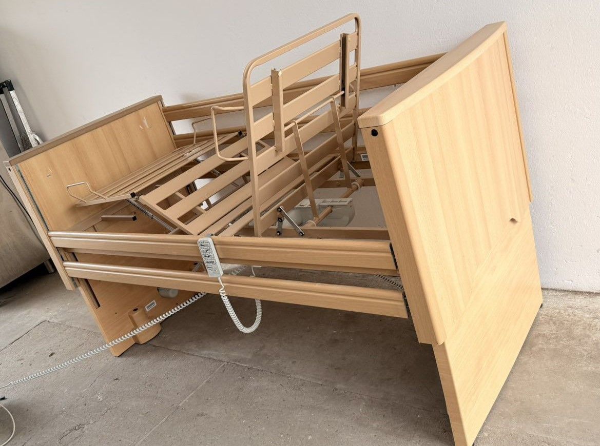 Burmeier Royal modern Elektromos betegágy + Matrac - 4 funkciós Kód: 16.