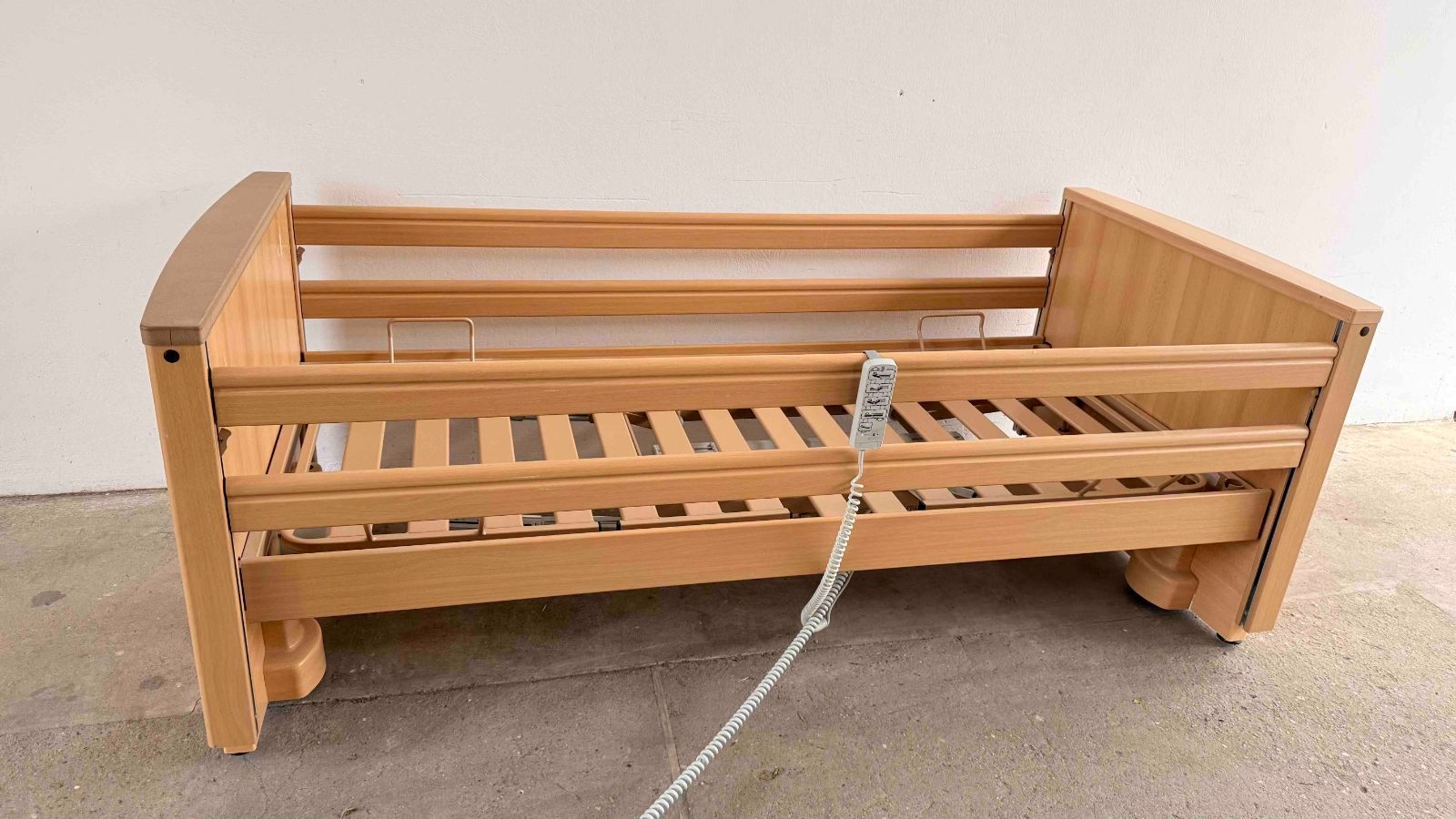 Burmeier Royal modern Elektromos betegágy + Matrac - 4 funkciós Kód: 16.