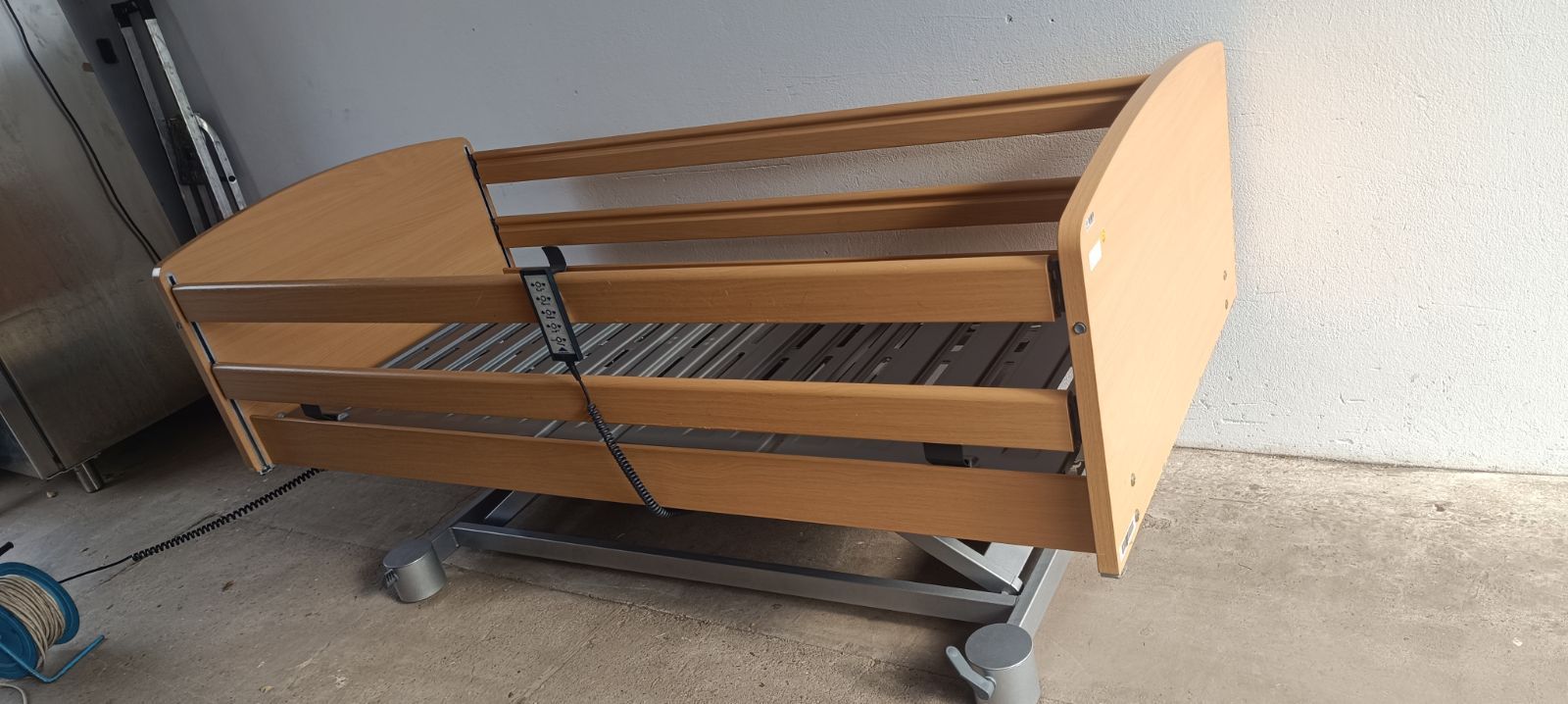 Stiegelmeier Elvido modern Elektromos betegágy + Matrac - 4 funkciós Kód: 17.