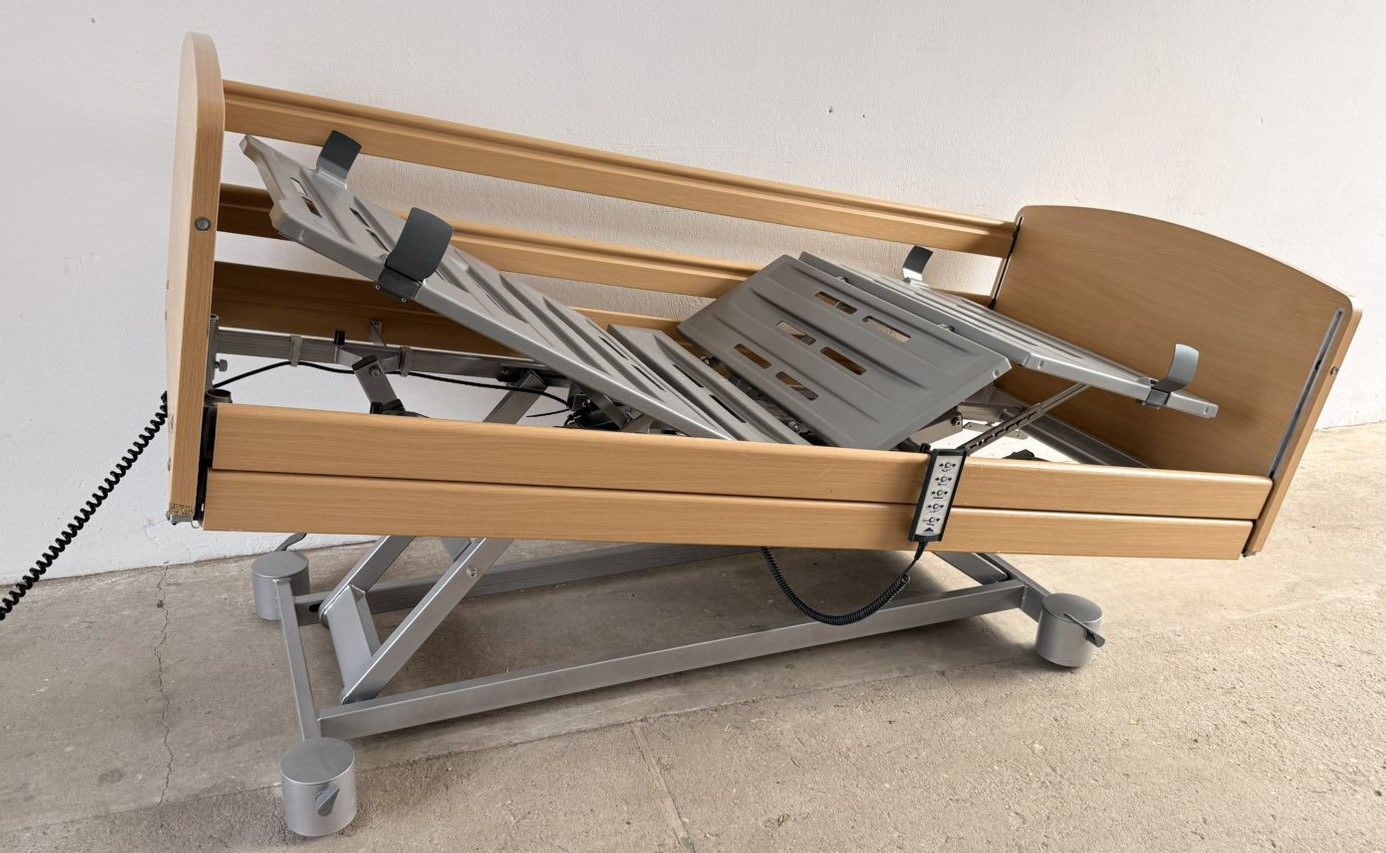 Stiegelmeier Elvido modern Elektromos betegágy + Matrac - 4 funkciós Kód: 17.