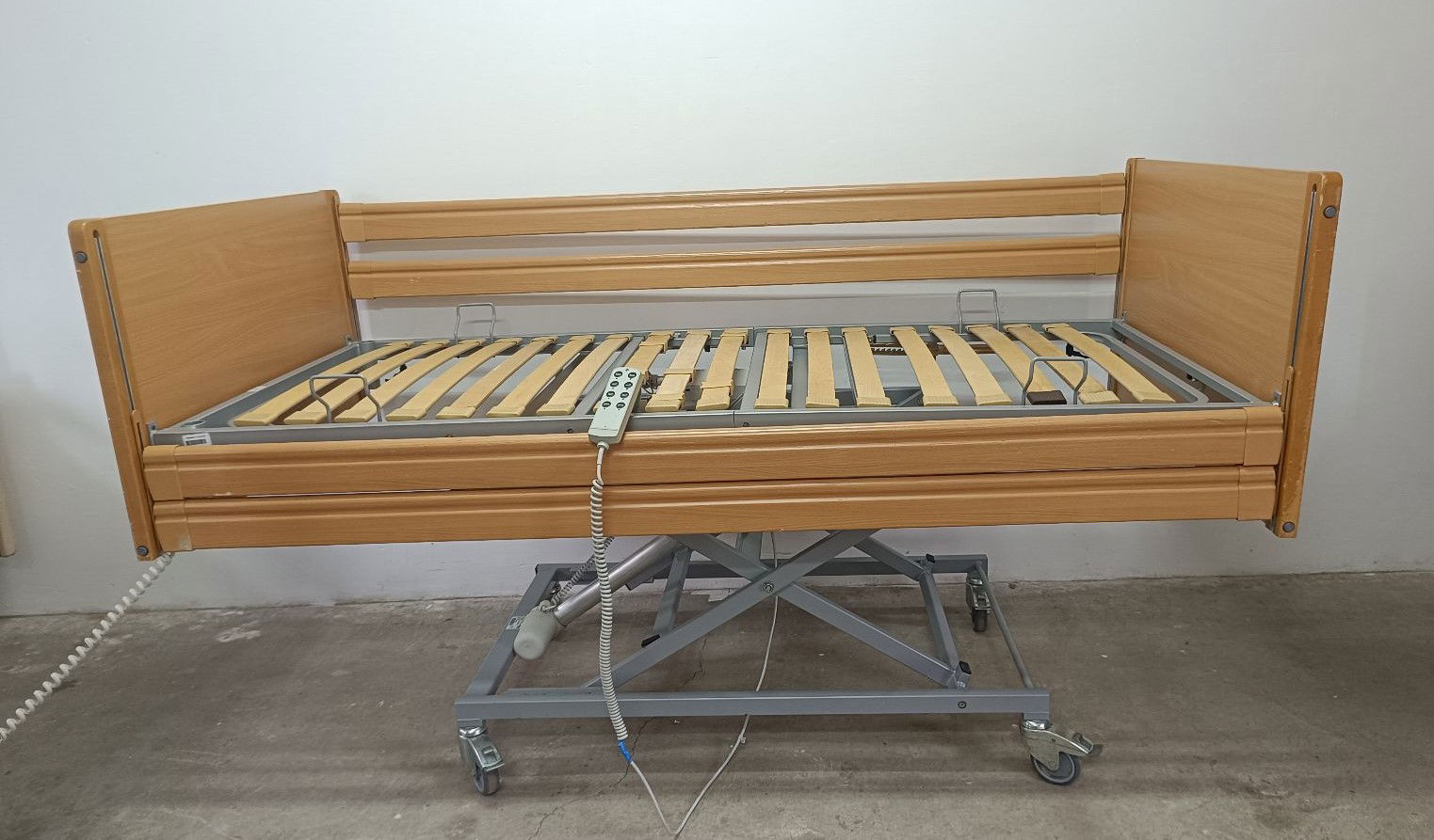Elektromos betegágy - 3 funkciós - Szétszedhető Kód: 10.