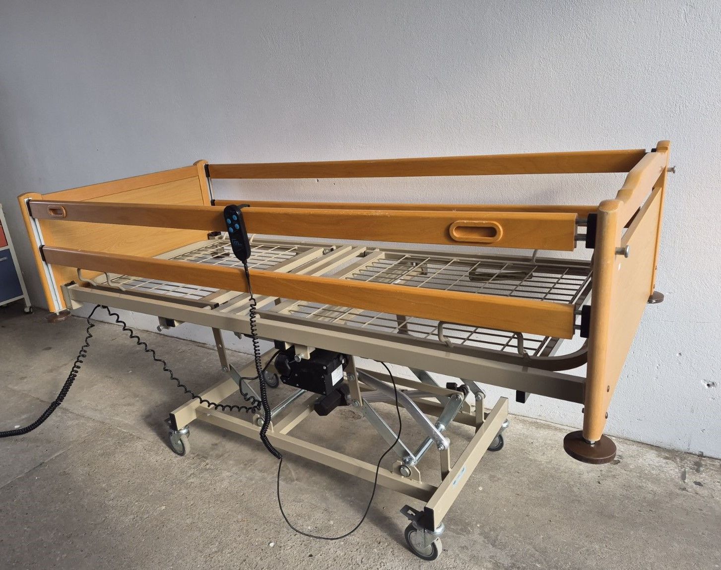 Elektromos betegágy - 3 funkciós - Kód: 18.