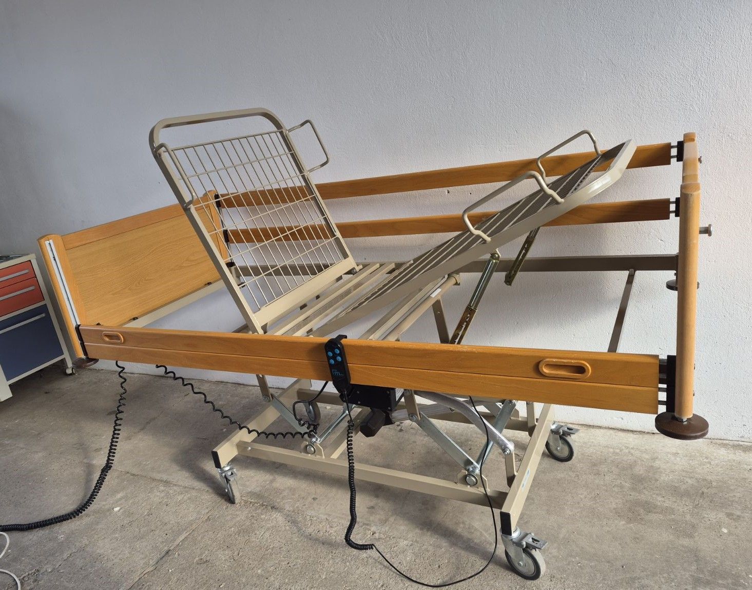 Elektromos betegágy - 3 funkciós - Kód: 18.